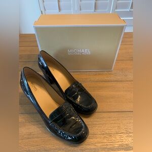 Michael Kors Black Patent Pumps (11M)